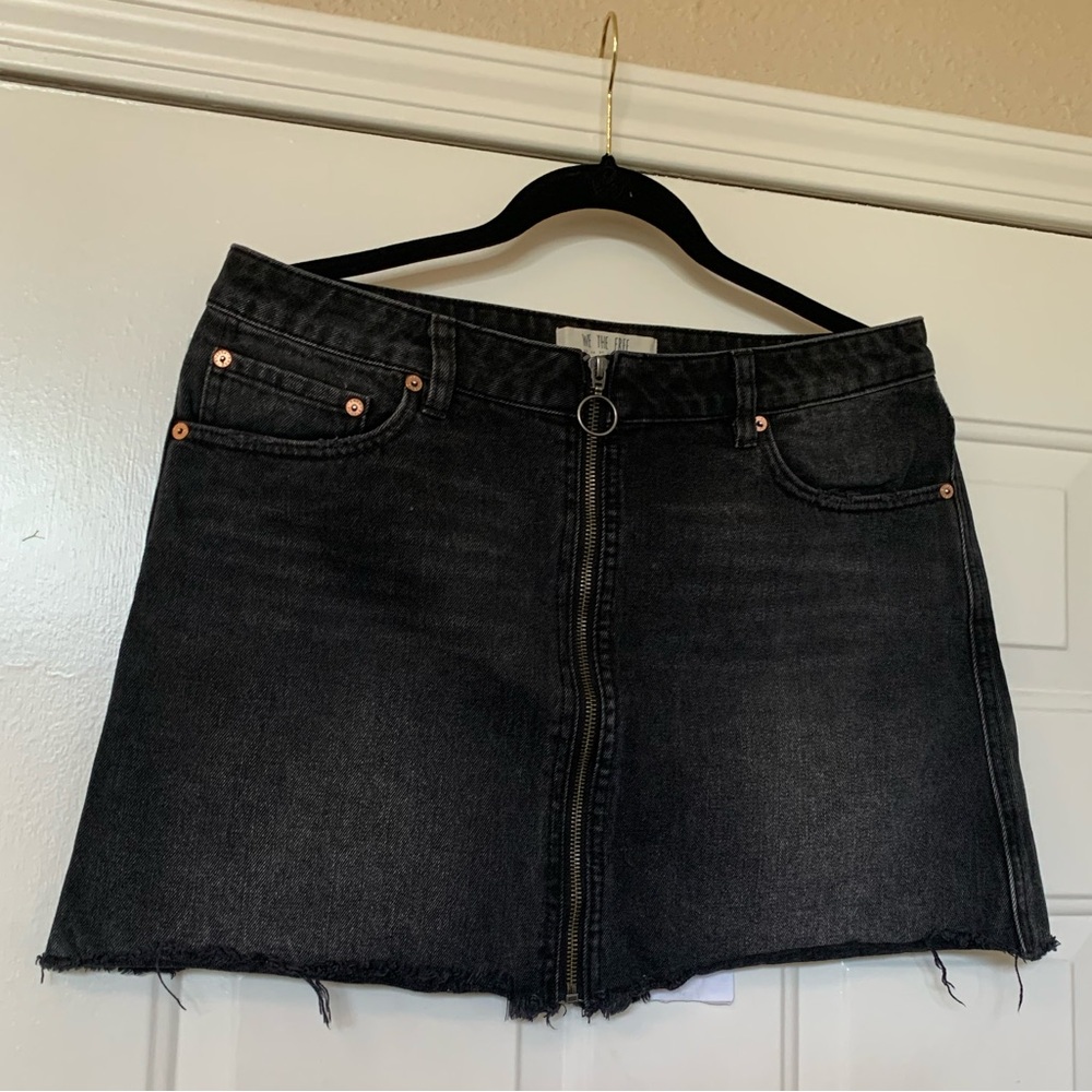 We The Free (Free People) Zip Up Mini Denim Skirt 🌴